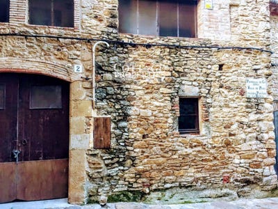 /international/es/peratallada-catalonia-120064239396/