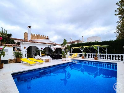 /international/es/castello-d-empuries-catalonia-310094808125/