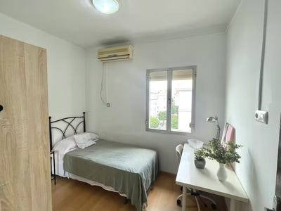 /international/es/calle-juan-diaz-de-solis-sevilla-andalusia-310095318095/
