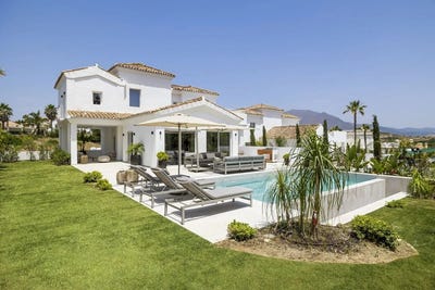 /international/es/casares-andalusia-310120010213/