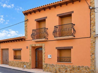 /international/es/pinoso-valencian-community-310120048240/