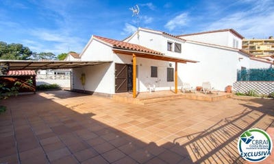/international/es/mas-mates-girona-catalonia-310108370111/