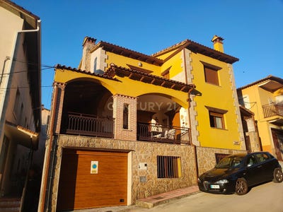 /international/es/madrigal-de-la-vera-extremadura-310101206073/