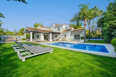 /international/es/marbella-nueva-andalucia-malaga-spain-marbella-andalusia-310109079555/?lang=de