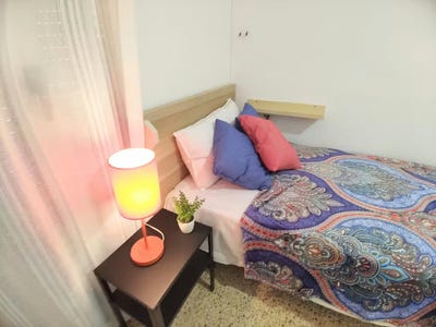 /international/es/carrer-isaac-peral-burjassot-valencian-community-310093839597/