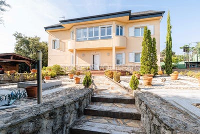 /international/es/valdemorillo-madrid-310100643494/