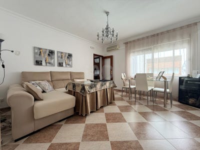 /international/es/calle-alonso-barba-lepe-andalusia-310107672993/