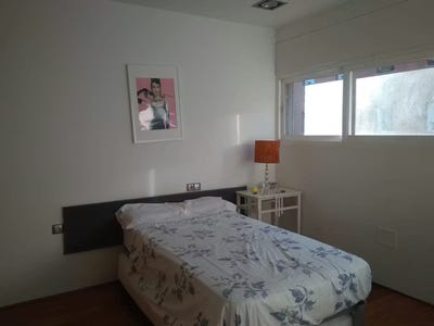 /international/es/avenida-de-italia-sevilla-andalusia-310093860455/