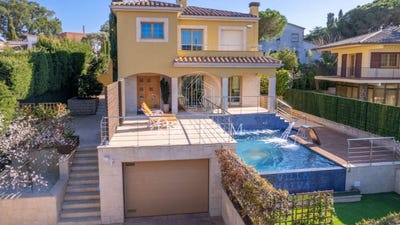 /international/es/castell-platja-d-aro-catalonia-310100761851/?lang=it