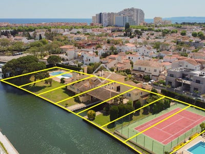 /international/es/castello-d-empuries-catalonia-310102036861/