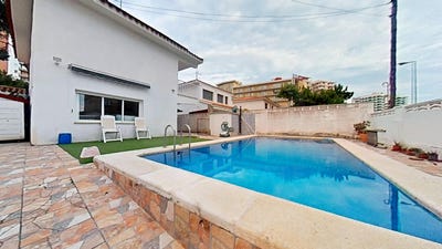 /international/es/calle-del-apostol-santiago-portimao-valencian-community-310109579429/