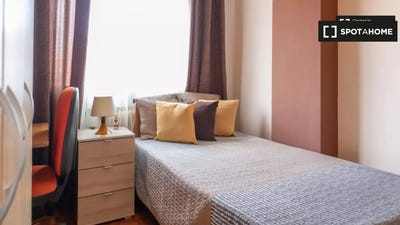 /international/es/alcala-de-henares-madrid-310108563665/