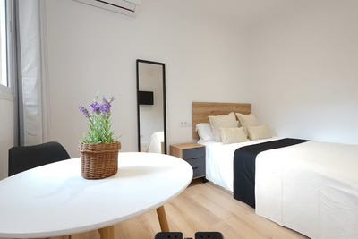/international/es/ronda-de-sant-pere-barcelona-catalonia-310096781622/