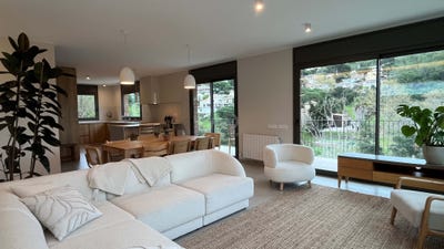/international/es/carrer-de-joan-maragall-lloret-de-mar-catalonia-310108046573/
