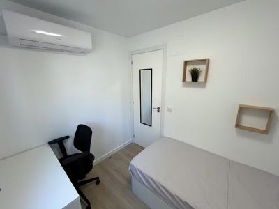 /international/es/carrer-de-roca-valencia-valencian-community-310107738471/