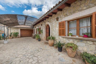 /international/es/carrer-de-sa-murada-26-07312-mancor-de-la-vall-illes-balears-spain-mancor-de-la-vall-balearic-islands-310101730972/