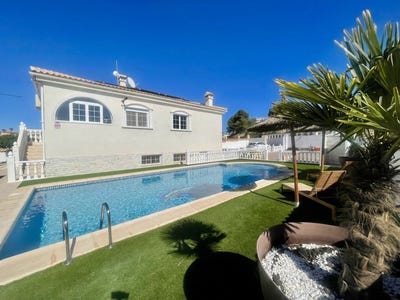 /international/es/urb-la-marina-a-urb-la-marina-andalusia-310109173574/