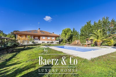 /international/es/calle-principal-el-escorial-castile-la-mancha-310097899574/