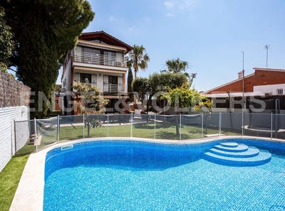 /international/es/castelldefels-catalonia-310100645915/