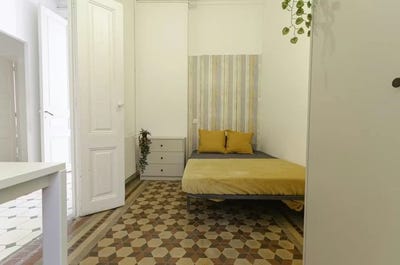 /international/es/ronda-de-sant-pere-barcelona-catalonia-310108991348/
