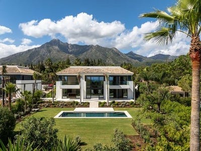 /international/es/marbella-marbella-golden-mile-malaga-spain-marbella-andalusia-310109079852/