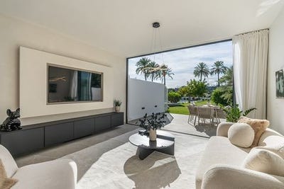 /international/es/marbella-nueva-andalucia-malaga-spain-marbella-andalusia-310108163212/