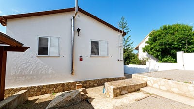 /international/es/carrer-de-les-lilies-pobla-de-montornes-la-catalonia-310103486360/
