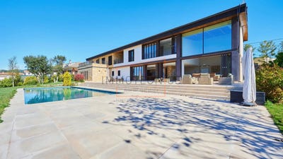 /international/es/santa-eulalia-de-roncana-catalonia-310106938337/