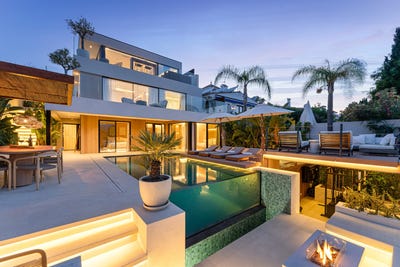 /international/es/modern-architectural-villa-with-rooftop-terraces-and-panoramic-views-nueva-andalucia-marbella-nueva-andalucia-malaga-spain-marbella-valencian-community-310108929655/?lang=es