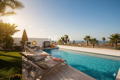 /international/es/adeje-canary-islands-310108330794/