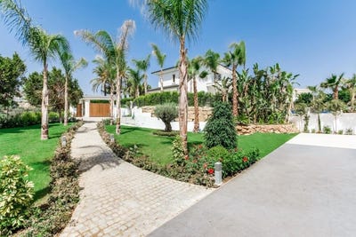 /international/es/nueva-andalucia-andalusia-310100239968/