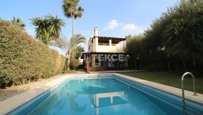 /international/es/cuevas-del-almanzora-cuevas-centro-almeria-andalusia-310109716835/