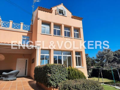 /international/es/valdemorillo-madrid-310100642173/?lang=zh-tw