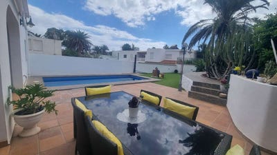 /international/es/costa-del-silencio-arona-canary-islands-310095278931/