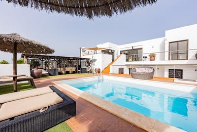 /international/es/playa-blanca-canary-islands-310103096184/