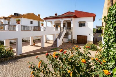 /international/es/avenida-villarrasa-rociana-del-condado-andalusia-310108991955/