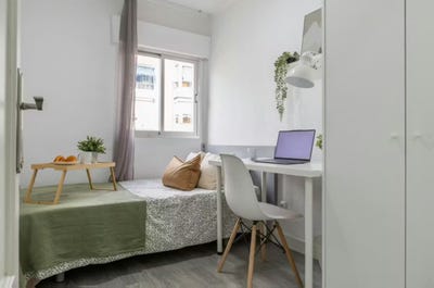 /international/es/camino-viejo-de-vicalvaro-madrid-madrid-310095864471/