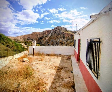 /international/es/calle-de-la-flores-sorbas-andalusia-310106165366/
