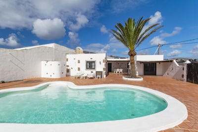 /international/es/tias-macher-bajo-canary-islands-310109172851/