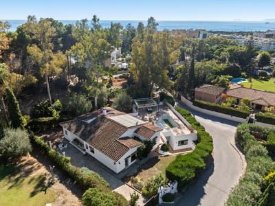 /international/es/andalusian-style-villa-near-marbella-centre-in-la-merced-marbella-marbella-marbella-malaga-spain-marbella-valencian-community-310108407671/