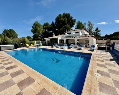 /international/es/castalla-valencian-community-310099346597/