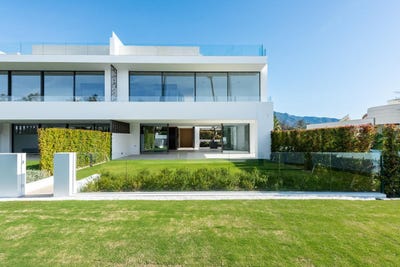 /international/es/nueva-andalucia-andalusia-310101419216/?lang=en