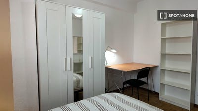 /international/es/alcala-de-henares-madrid-310108563578/