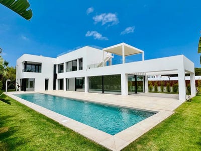 /international/es/cala-de-bou-ibiza-balearic-islands-310105892321/