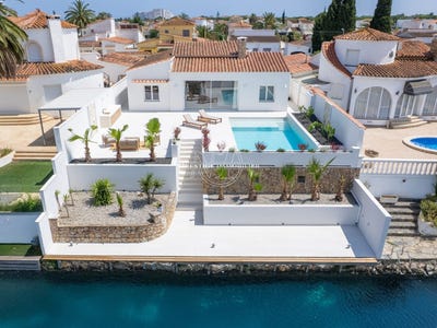 /international/es/castello-d-empuries-catalonia-310103466530/