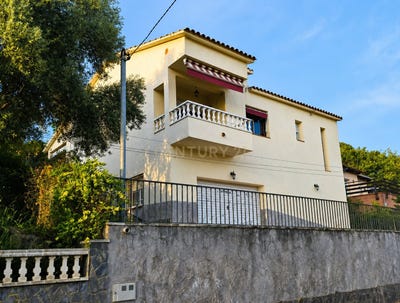 /international/es/riells-i-viabrea-catalonia-310109343638/