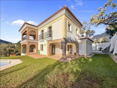 /international/es/casares-andalusia-120092193109/
