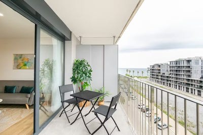 /international/es/carrer-de-la-mar-egea-badalona-catalonia-310093850656/