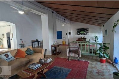 /international/es/castillejos-extremadura-310103470488/