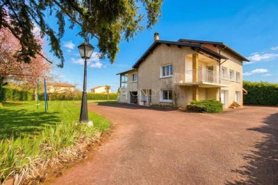 /international/fr/lucenay-rhone-310106668035/